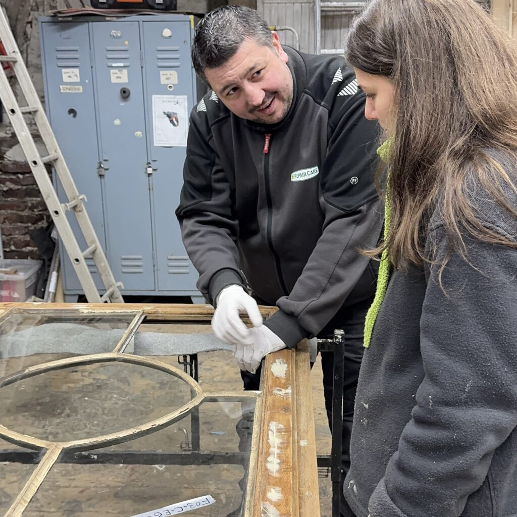 Repair Care unterstützt mit Expertise im Bereich morsches Holz ausbessern und reparieren